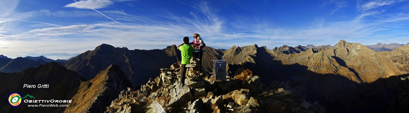 69 In vetta al Duria vista su Alpi Lepontine.jpg